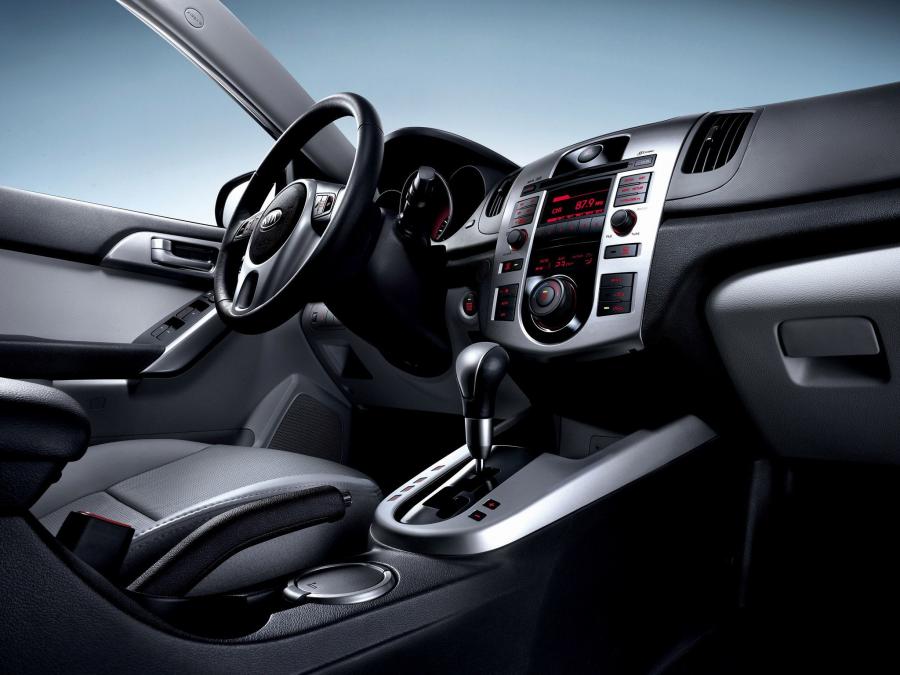  Kia Cerato 2009 года  (фото 3 из 15)